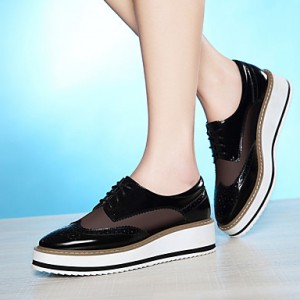 Women's Shoes Patent Leather Wedge Heel Creepers Flats Office & Career/Party & Evening/Athletic/Dress/Casual Black/White