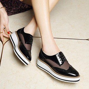 Women's Shoes Patent Leather Wedge Heel Creepers Flats Office & Career/Party & Evening/Athletic/Dress/Casual Black/White